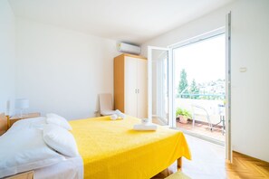 1 chambre, fer et planche à repasser, Wi-Fi, draps fournis