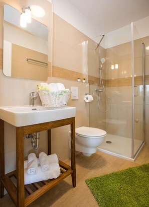 Hair dryer, towels - Apartment Navis - One Bedroom Apartment with Balcony (Dubrovnik)
