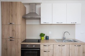 Kühlschrank, Ofen, Herdplatte, Toaster