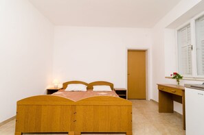 1 chambre, accĂšs Ă Internet, literie fournie