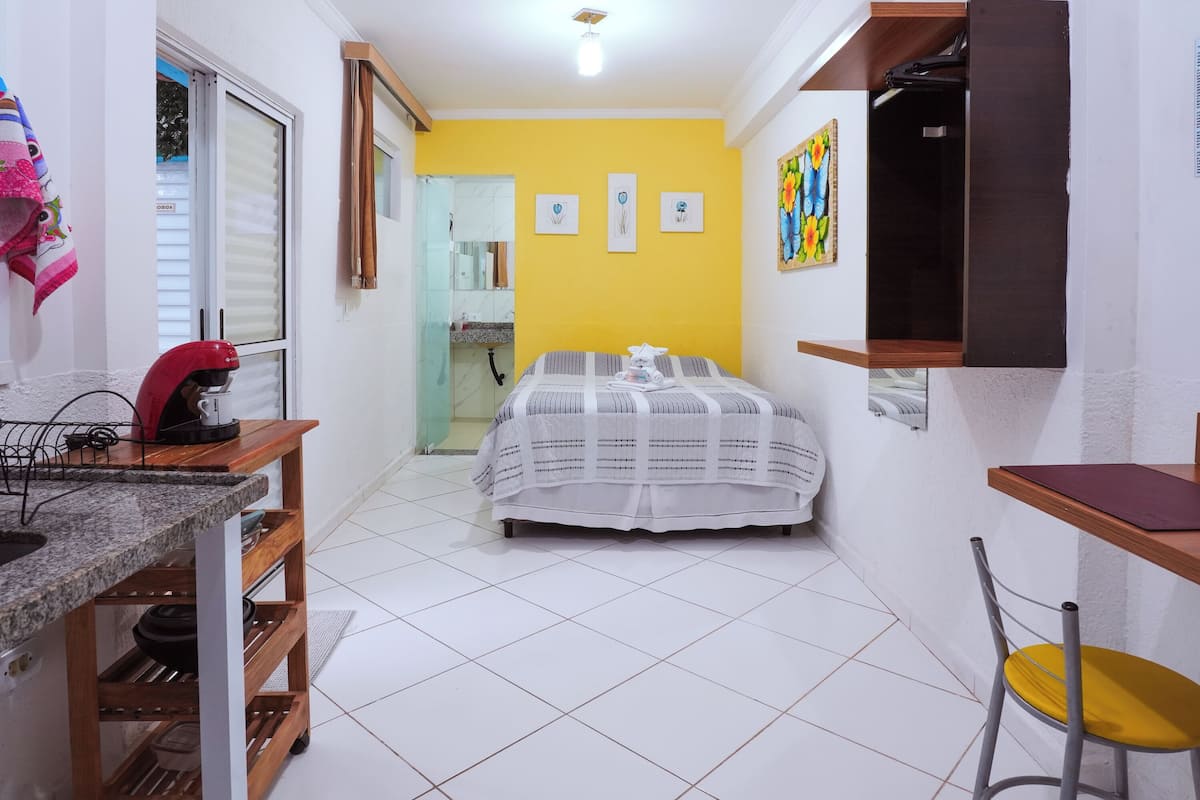 Quarto casal conforto | Frigobar, escrivaninha, Wi-Fi de cortesia, roupa de cama