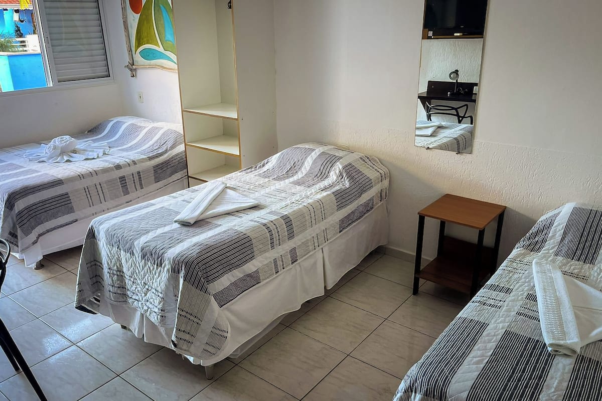 Exclusive Room (Andar Superior) | Bar mini, meja, Wi-fi percuma, cadar katil