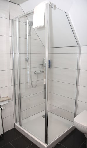 Apartment (Köln) | Bathroom shower