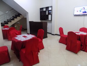 Breakfast, lunch, dinner served; local and international cuisine  - City Entry Hotel (Mbarara)