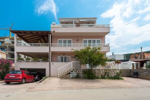 Exterior - Apartment Šemeš- Three Bedroom Apartment with Jacuzzi and Sea View (Cavtat)