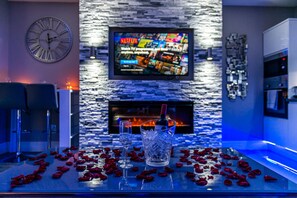 Appartement Royal, bain à remous (The Royal Spa Suite) | Bar lounge