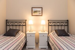 1 bedroom, iron/ironing board, WiFi, bed sheets - Apartments Gaura - One-Bedroom Apartment with Terrace (Dubrovnik)