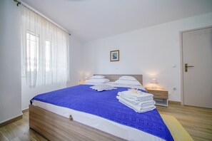 2 Schlafzimmer, Bügeleisen/Bügelbrett, kostenloses WLAN, Bettwäsche
