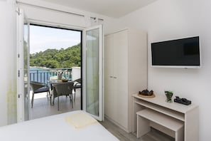 1 bedroom, free WiFi, bed sheets