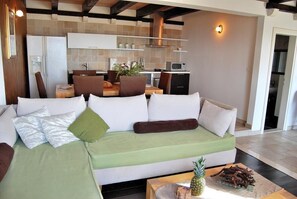 Flat-screen TV - Villa Tony - Five Bedroom Villa with Terrace, Swimming Pool and Sea View (Orasac)