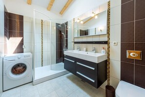 Hair dryer, towels - Villa Mia -Three-Bedroom Villa with Swimming Pool (Trsteno)