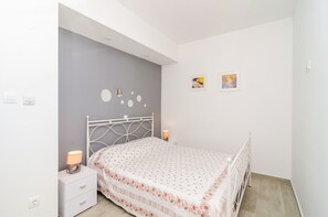 1 habitación, tabla de planchar con plancha, wifi gratis y ropa de cama 