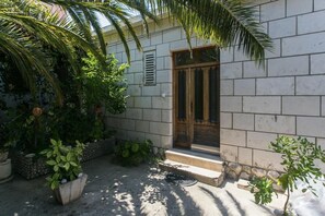 تفاصيل الفندق من الخارج