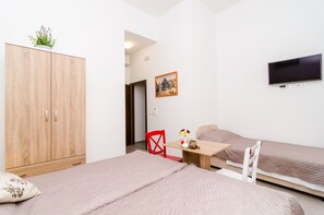 1 bedroom, free WiFi, bed sheets