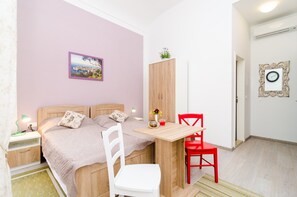 1 bedroom, free WiFi, bed sheets