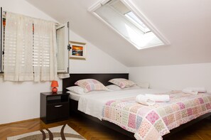 1 quarto, Wi-Fi de cortesia, roupa de cama