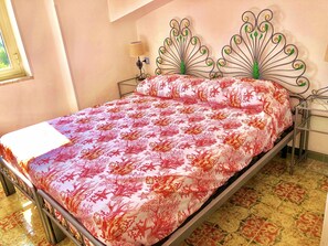2 bedrooms, iron/ironing board