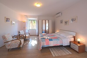 2 soverom, strykejern/-brett, wi-fi (inkludert) og sengetøy