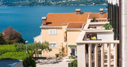 Apartments & Rooms Cina- Double Room with Balcony and Sea View