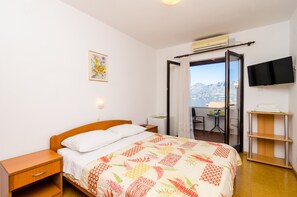 1 室のベッドルーム、WiFi (無料)、ベッドシーツ