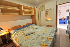 1 bedroom, iron/ironing board, free WiFi, bed sheets - Villa Katarina - One-Bedroom Apartment with Terrace and Garden View (Ground Floor) (Dubrovnik)