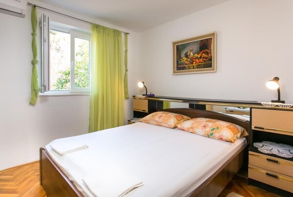 1 chambre, accĂšs Internet, draps fournis