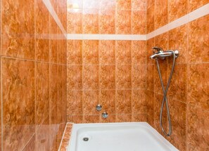 Dutxa, assecador de cabells i tovalloles