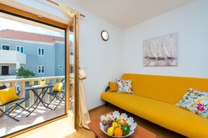 Flat-screen TV - Apartments & Rooms Cina- Standard One Bedroom Apartment with Balcony and Sea View (Cavtat)