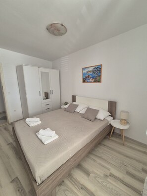 1 bedroom, WiFi, bed sheets