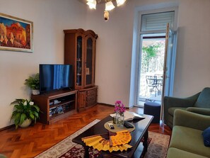 Télévision à écran plat