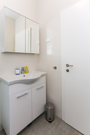 Hair dryer, towels