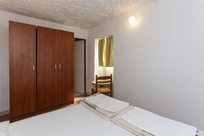 2 bedrooms, desk, soundproofing, iron/ironing board