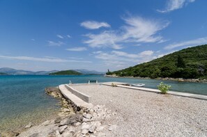 Beach - Apartments Gusti - One Bedroom Apartment with Terrace and Sea View (Drace)