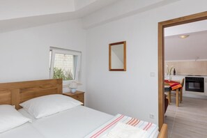 1 bedroom, free WiFi, bed sheets