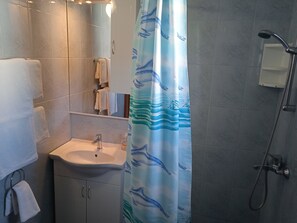 Hårføner og håndklær