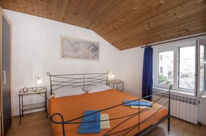 4 soverom, strykejern/-brett og wi-fi (inkludert)