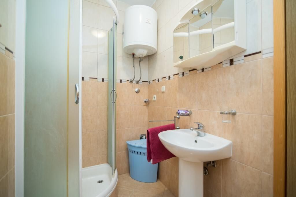 Hair dryer, towels