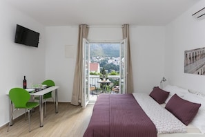 Bügeleisen/Bügelbrett, WLAN, Bettwäsche