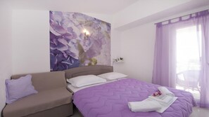 WiFi, bed sheets - Apartments Villa Angela - Studio with Terrace and Sea View (Baška Voda)