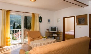 1 habitación, wifi y ropa de cama