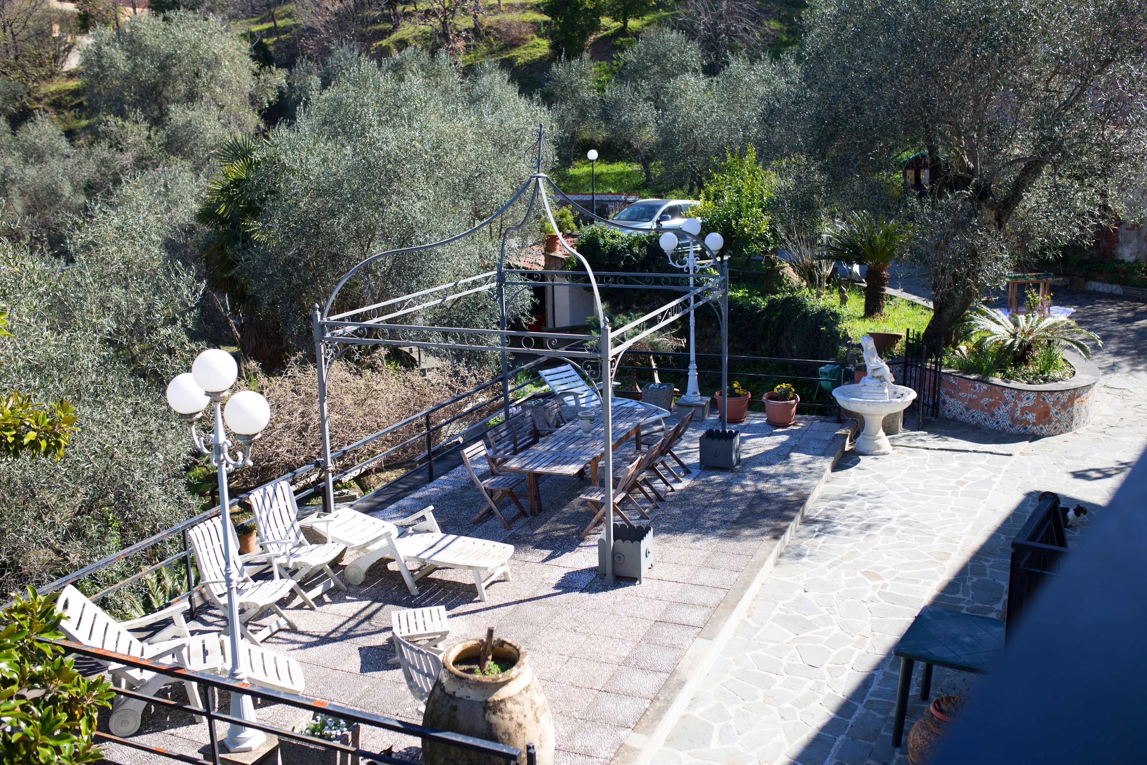 تناول الطعام بالخارج