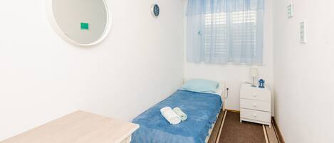 1 chambre, fer et planche Ă repasser, Wi-Fi gratuit, draps fournis