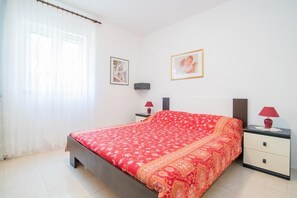 2 bedrooms, iron/ironing board, WiFi, bed sheets - Apartments Paco - Two-Bedroom Apartment with Terrace and Sea View A2 (ST) (Postira)