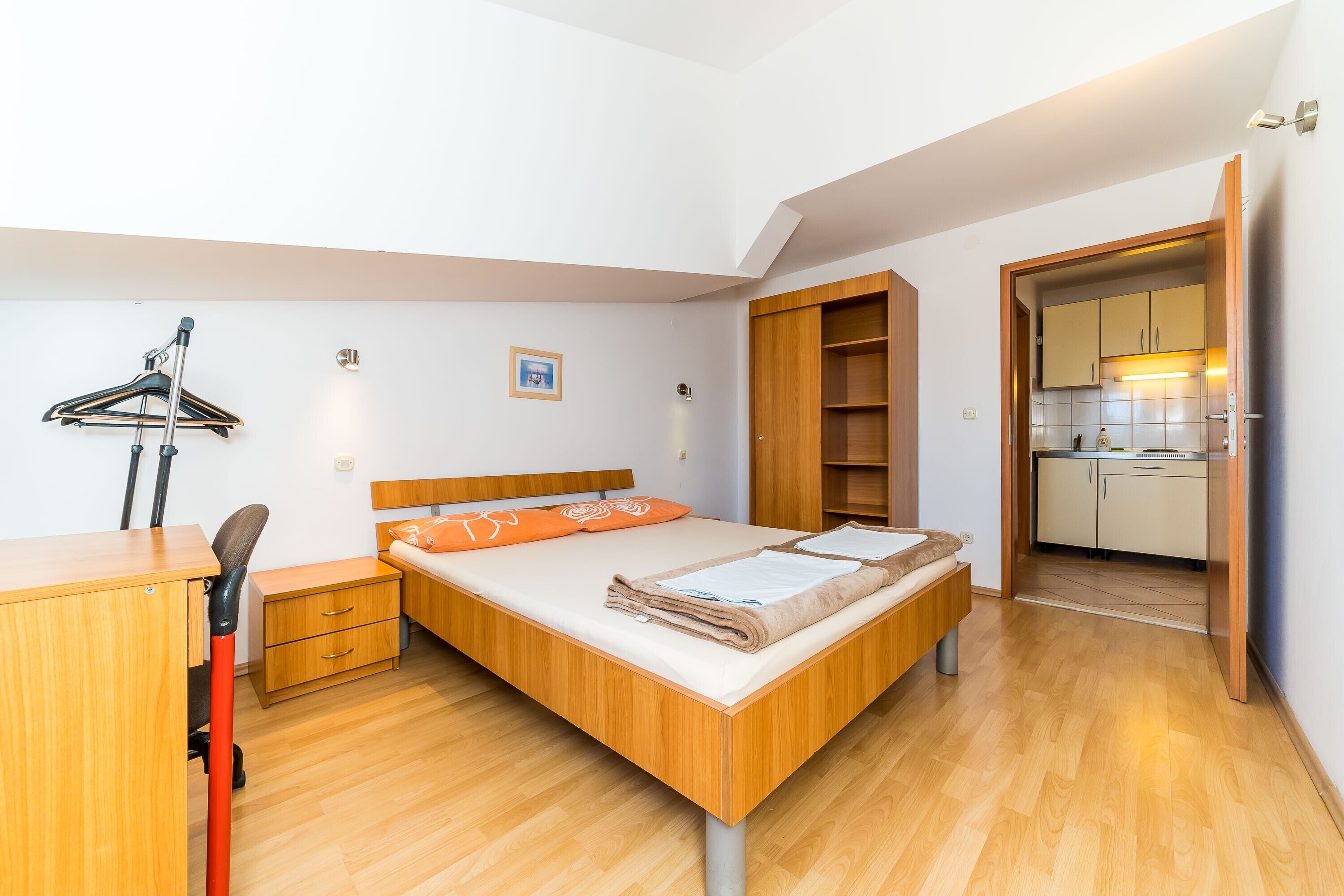 1 bedroom, Internet, bed sheets