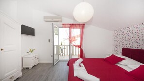 1 bedroom, Internet, bed sheets - Apartments Villa Angela - One Bedroom Apartment with Terrace and Sea View (Baška Voda)