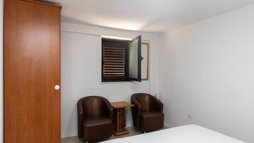 2 bedrooms, WiFi, bed sheets