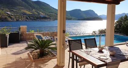 Villa Silencia - Two-Bedroom Villa with Private Pool and Sea View