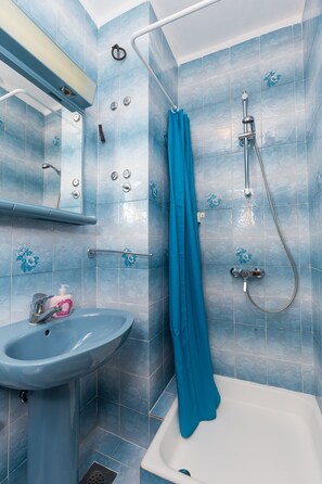 Hair dryer, towels - Apartments Kisic-Three Bedroom Apartment with Sea View (Mlini)