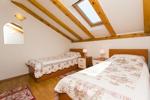 1 bedroom, WiFi, bed sheets