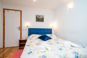 1 camera, Wi-Fi gratuito, lenzuola